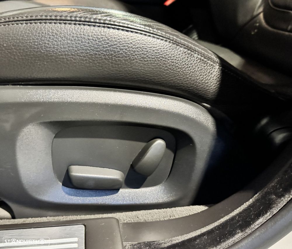 Jaguar XF Sportbrake 2.2 D R-Sport - 37