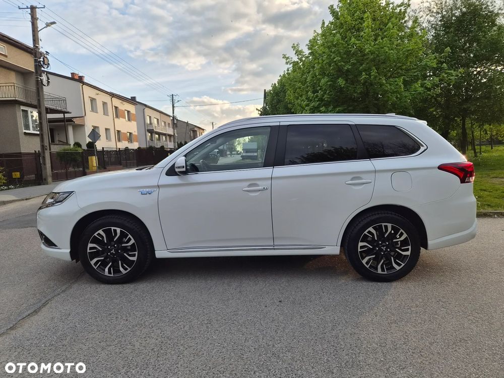 Mitsubishi Outlander - 14