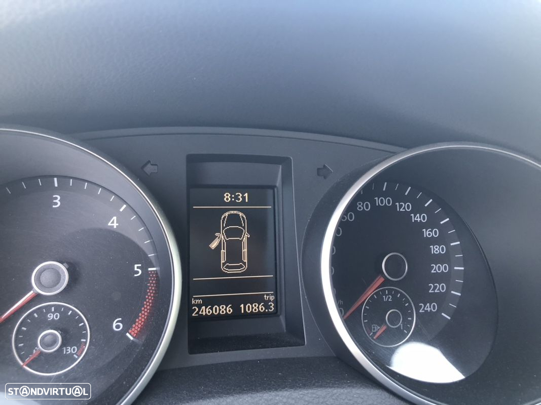 VW Golf 1.6 TDi Confortline DSG - 7