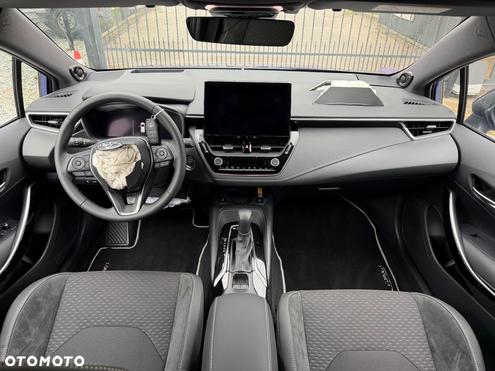 Toyota Corolla 1.8 Business Edition - 17