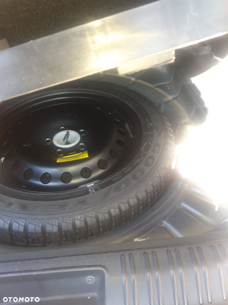 Ford Mondeo 1.8 Ghia - 32