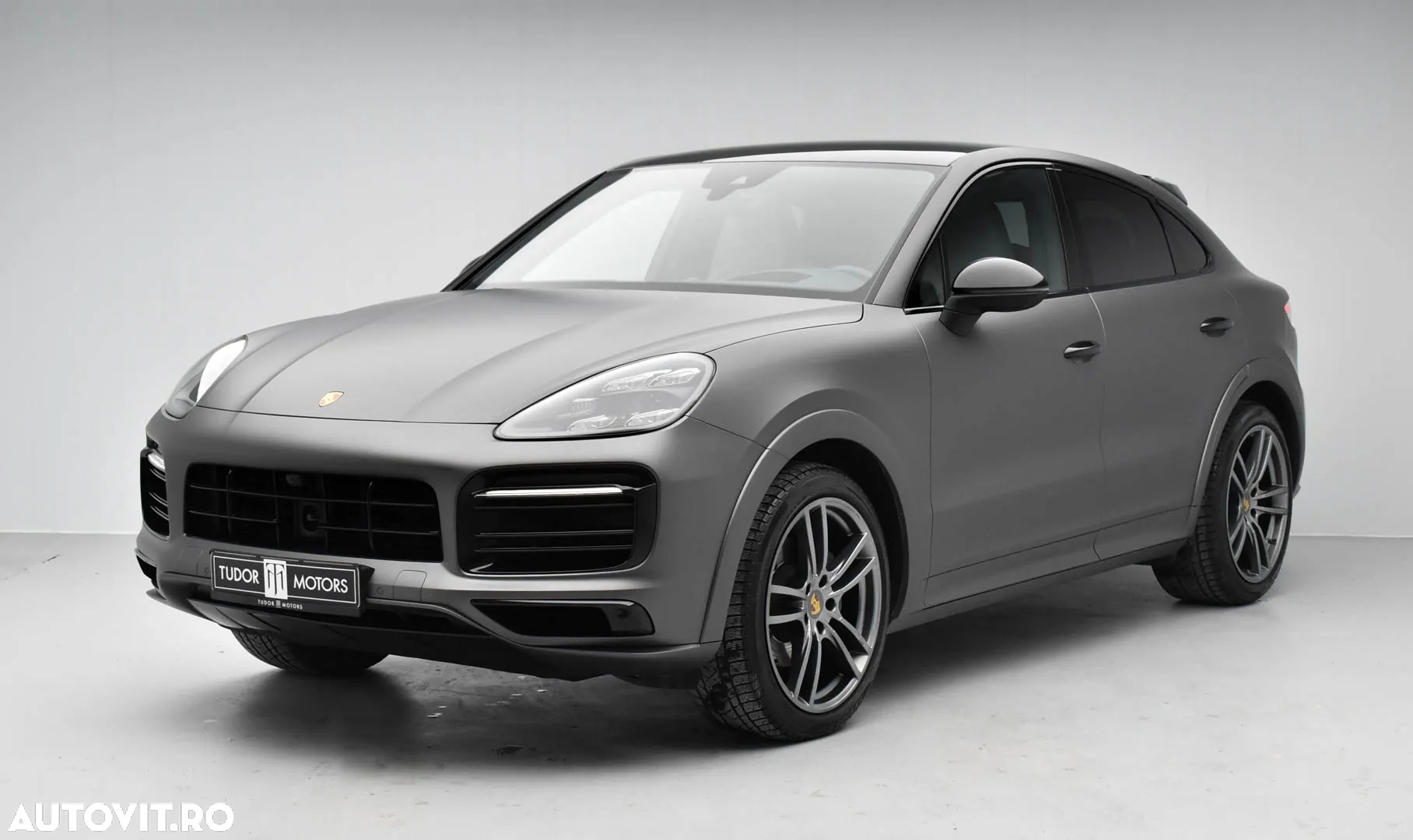 Porsche Cayenne Coupe Standard - 2