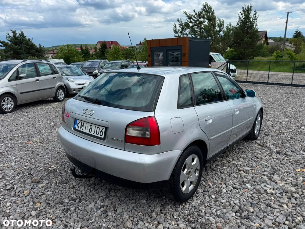 Audi A3 Sportback 1.9 TDI Ambiente - 2