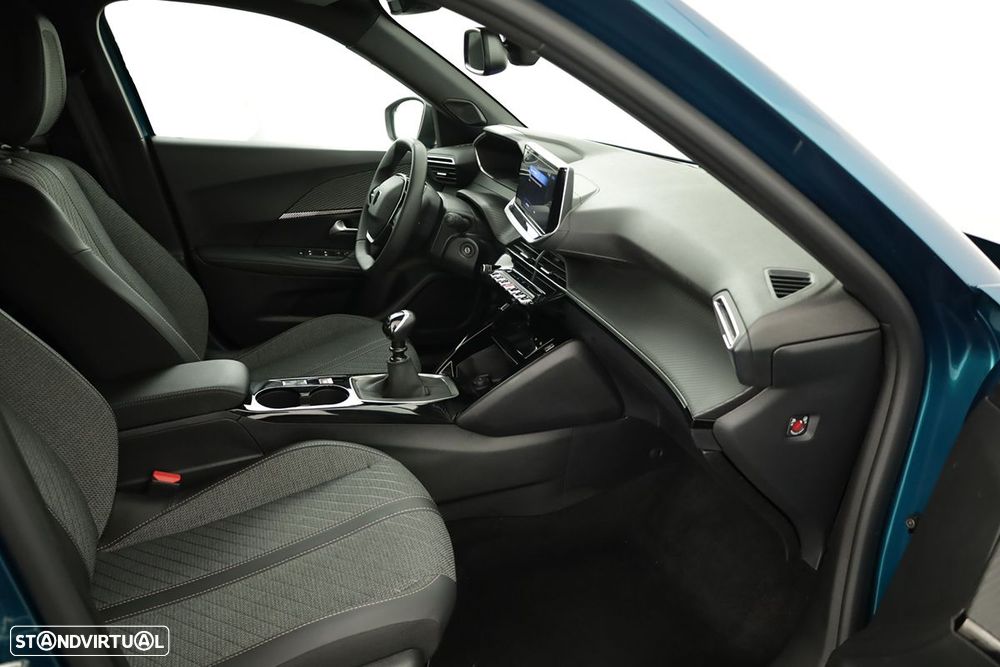 Peugeot 2008 1.2 Allure - 21