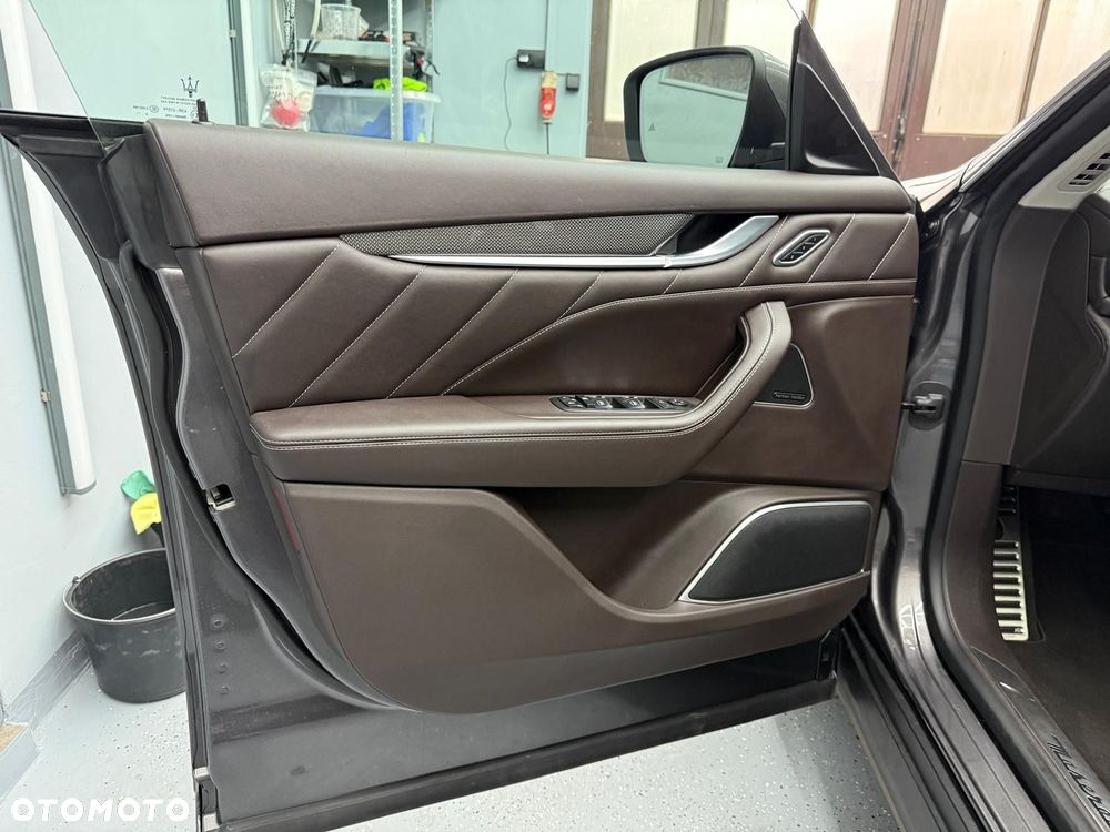 Maserati Levante - 14