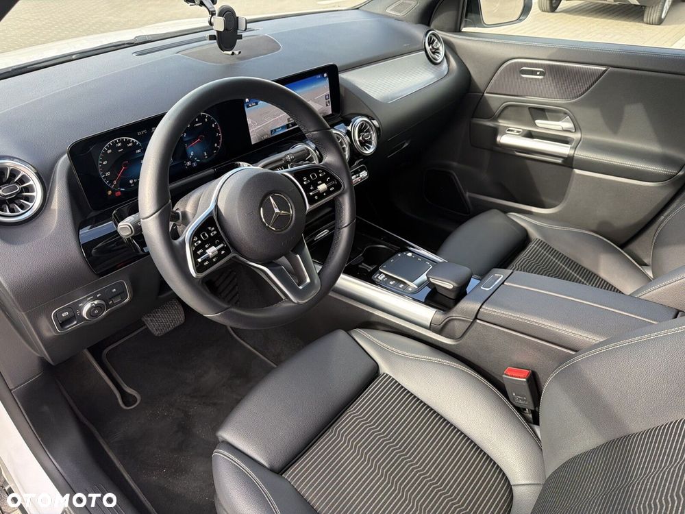 Mercedes-Benz GLA 180 Progressive - 10