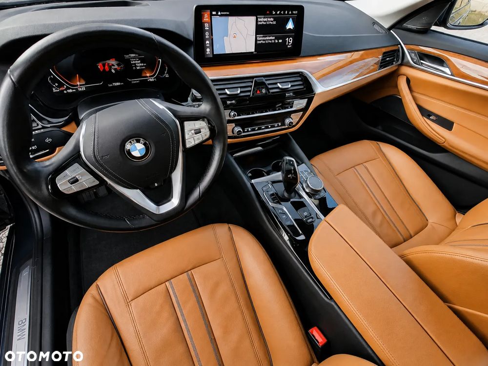 BMW Seria 5 540d xDrive mHEV - 27