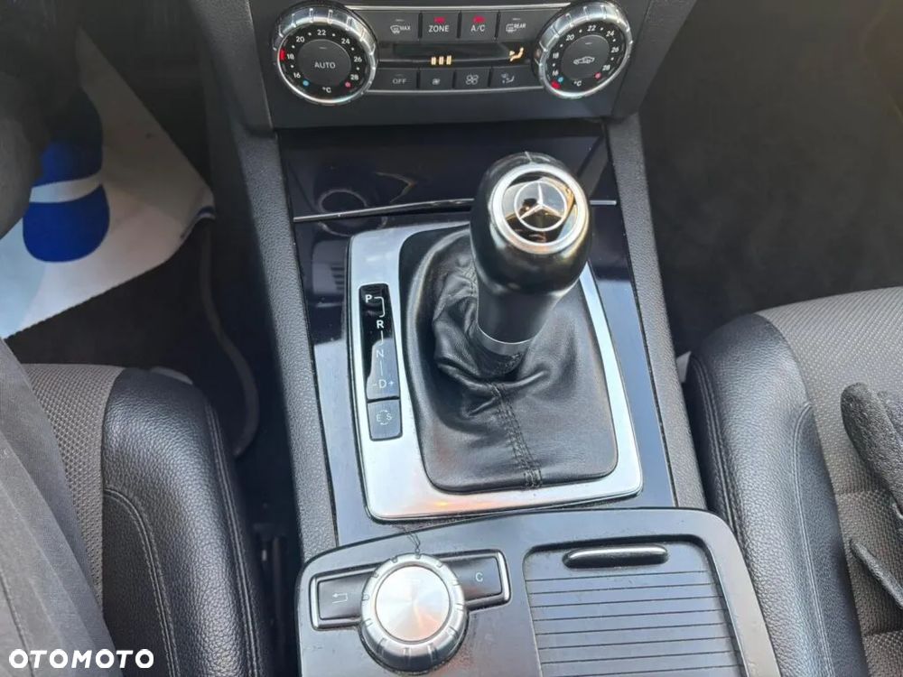 Mercedes-Benz Klasa C 180 Coupe BlueEFFICIENCY 7G-TRONIC - 11