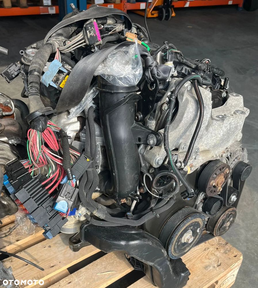 Silnik Vivaro Trafic 1.6 dCi R9M 450  15r E6 kompletny - 2