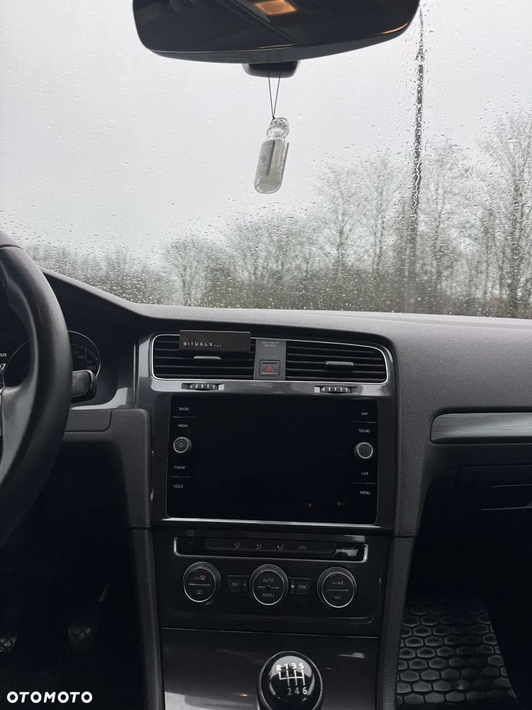 Volkswagen Golf 1.4 TSI BMT Comfortline - 14