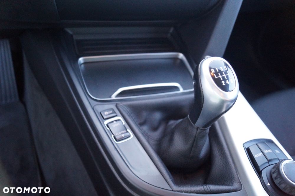 BMW Seria 3 - 38