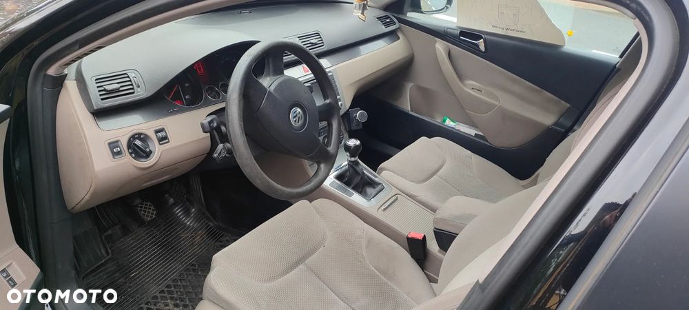 Volkswagen Passat 1.9 TDI Comfortline - 13