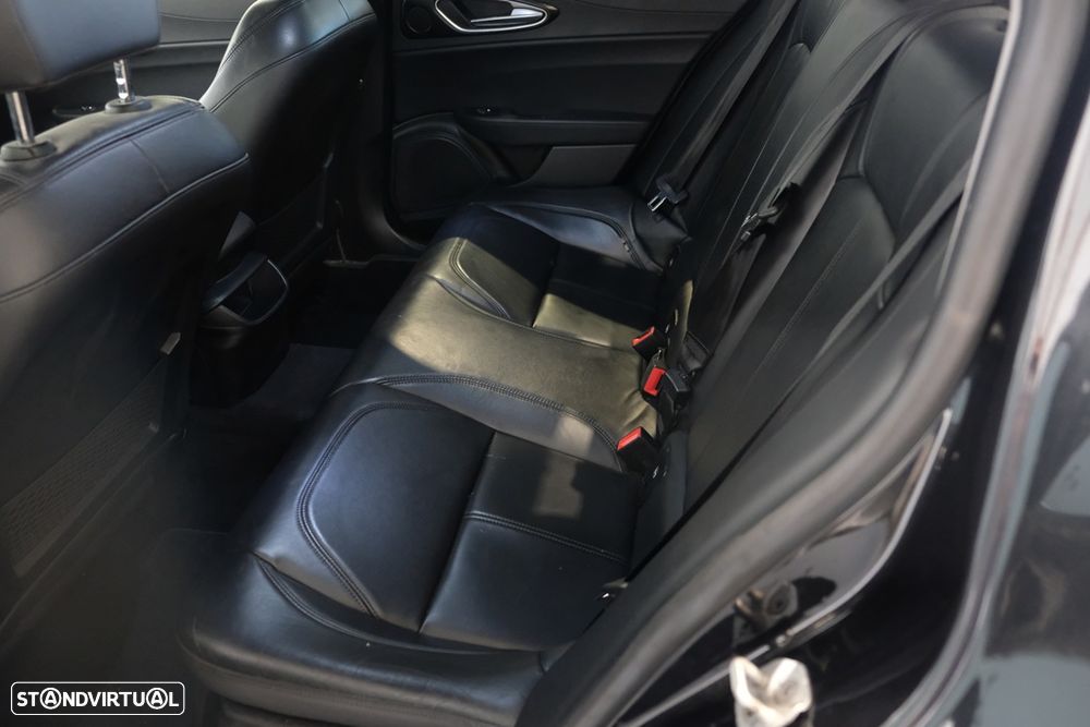 Alfa Romeo Giulia 2.2 D Super - 15