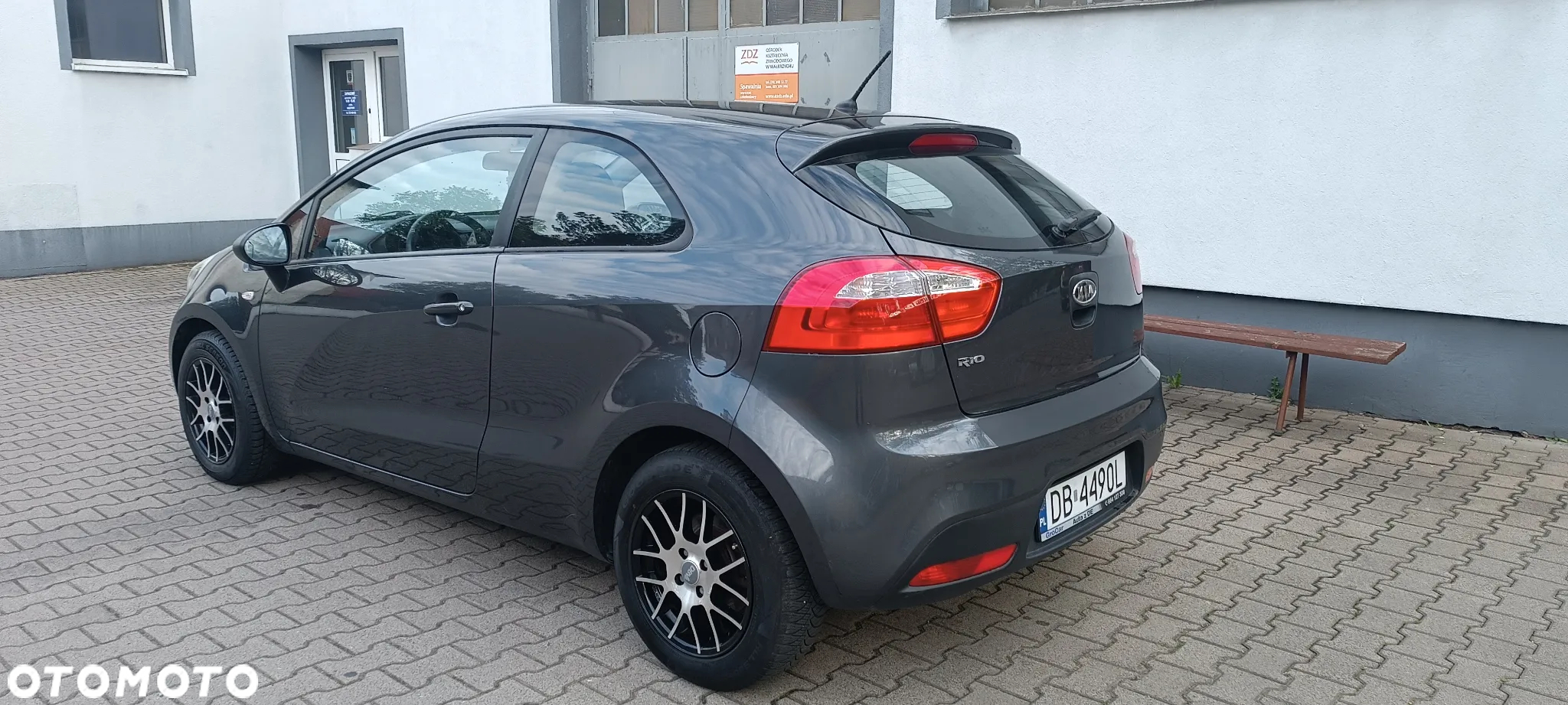 Kia Rio 1.2 Attract - 3