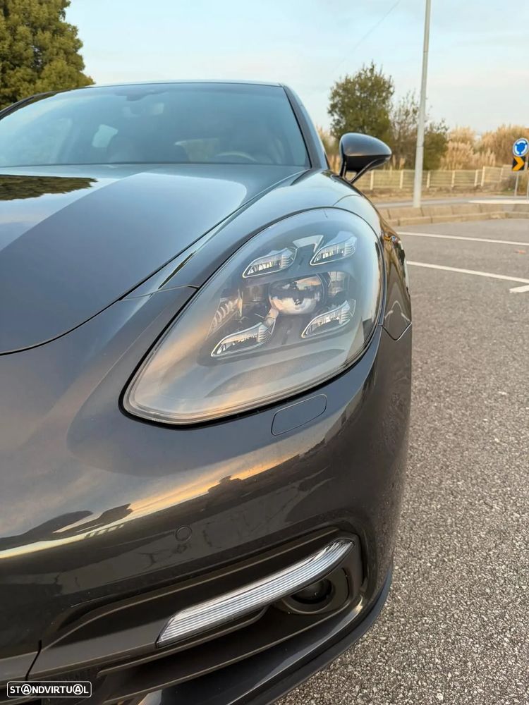 Porsche Panamera Sport Turismo 4 E-Hybrid - 5