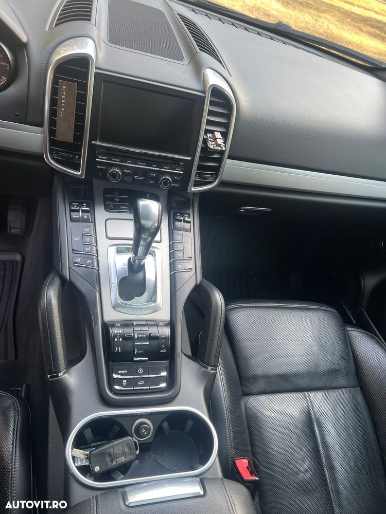 PORSCHE Cayenne 2012 — imagine 16