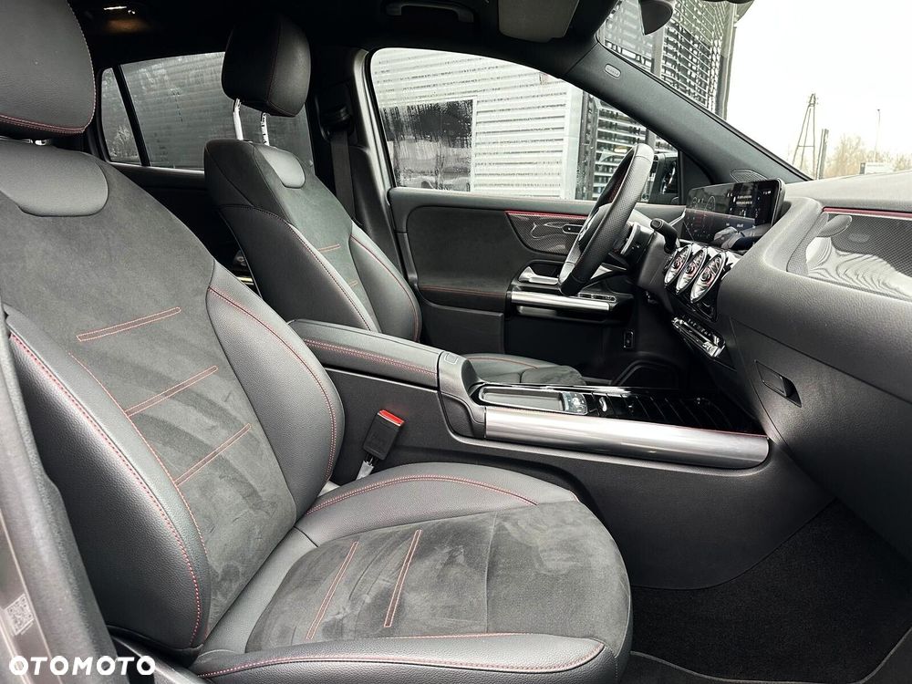 Mercedes-Benz GLA - 14