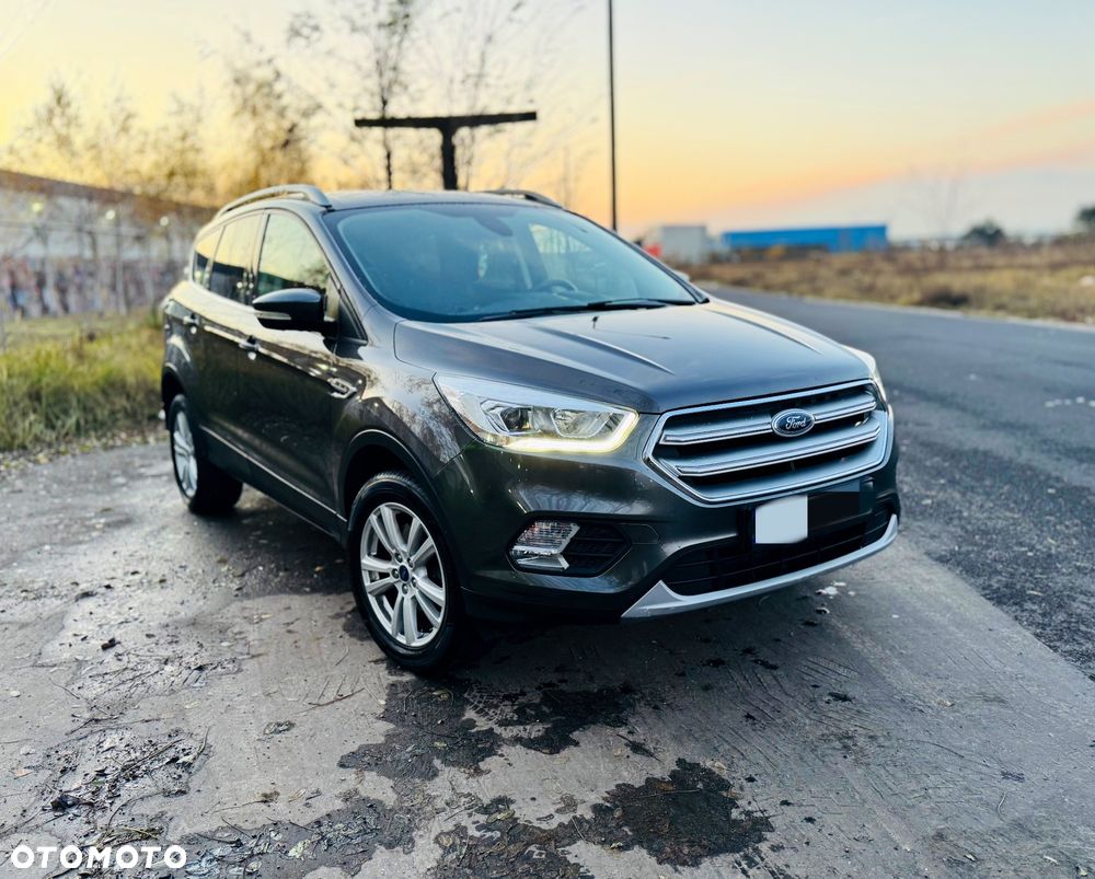 Ford Kuga 1.5 TDCi 2x4 Titanium - 1