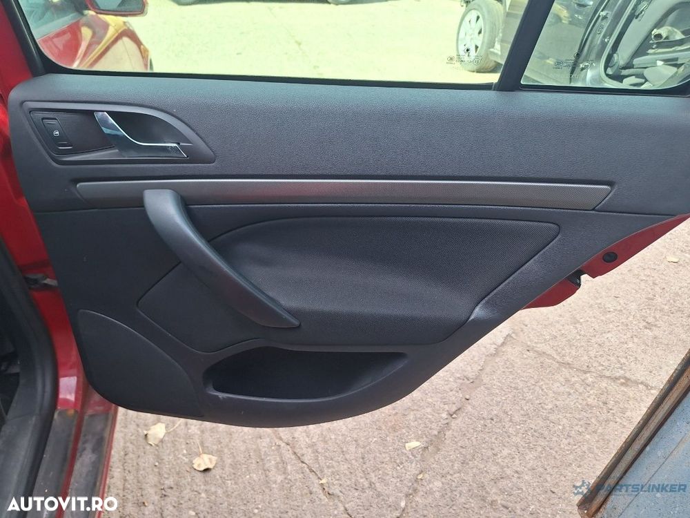 Tapiterie panou portiera spate dreapta SKODA OCTAVIA II Combi 1Z5 2004 - 20132.0 TDI 16V BKD, CFHC, CLCB - 1