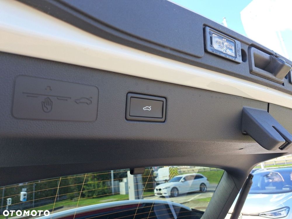 Volkswagen T-Roc - 21