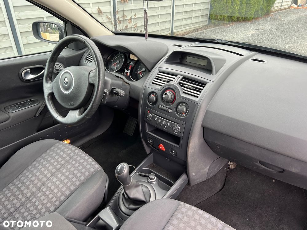 Renault Megane 1.6 16V Confort Privilege - 13