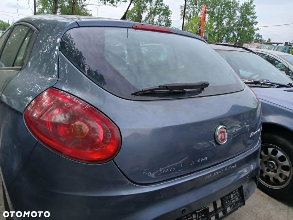 Fiat Bravo II Klapa bagażnika kod lakieru VR 890/B - 2