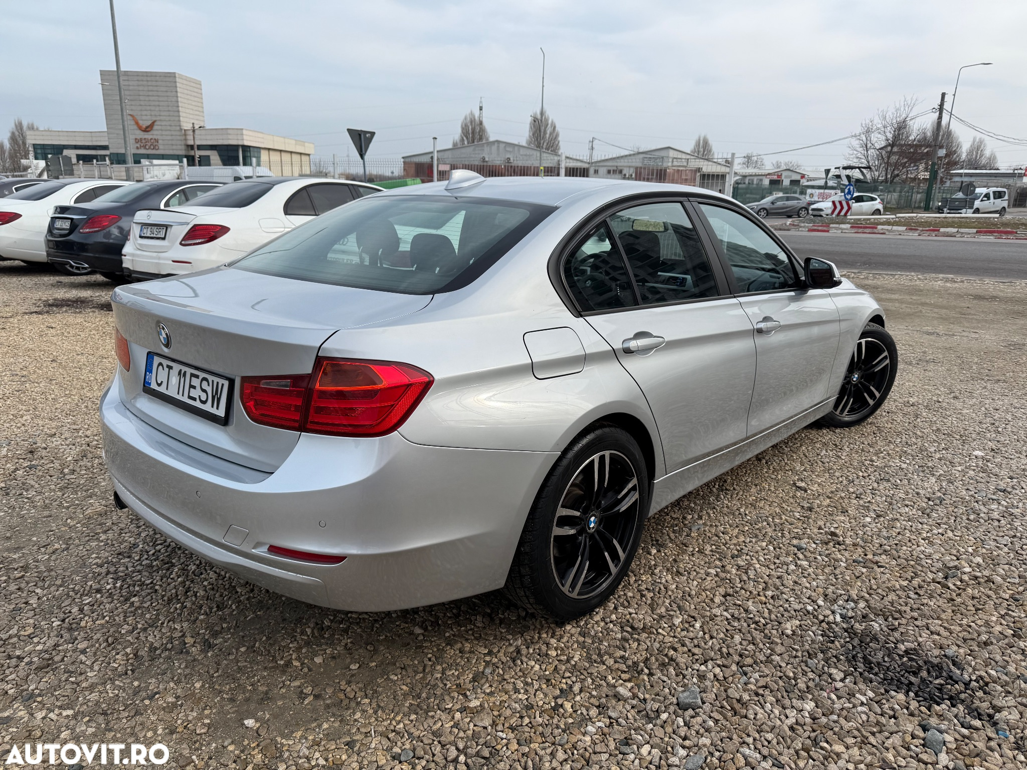 BMW Seria 3 318d Blue Performance - 8