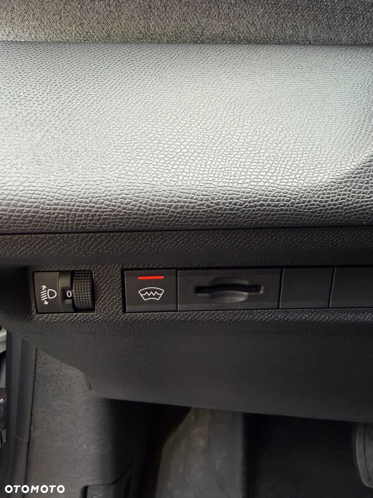 Peugeot 308 1.5 BlueHDi Allure Pack S&S EAT8 - 15