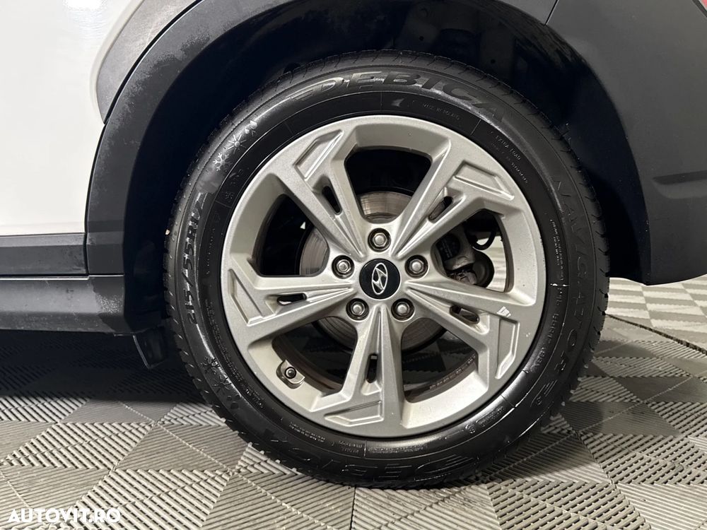 Hyundai KONA - 14