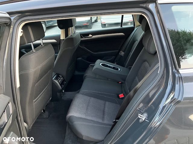 Volkswagen Passat 2.0 TDI BMT Comfortline DSG - 16