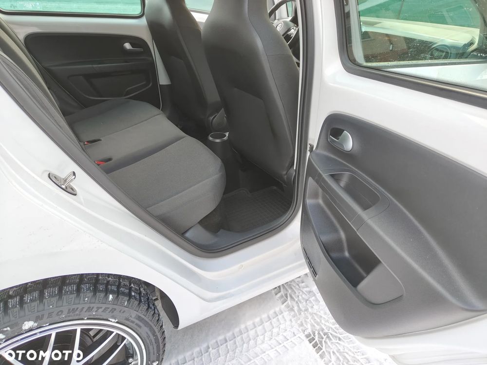 Volkswagen up! 1.0 move - 15