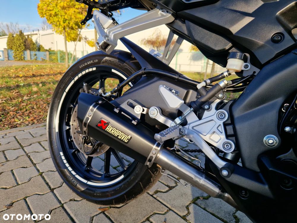 Yamaha YZF - 6