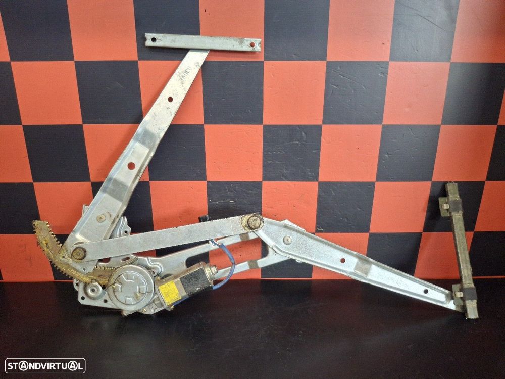 Elevador Frente Esquerdo Electrico Isuzu Elf Caixa (Nkr8_) - 1