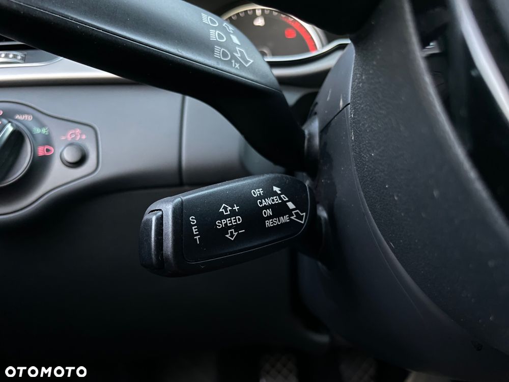Audi A4 Avant 2.0 TDI Quattro Line - 18