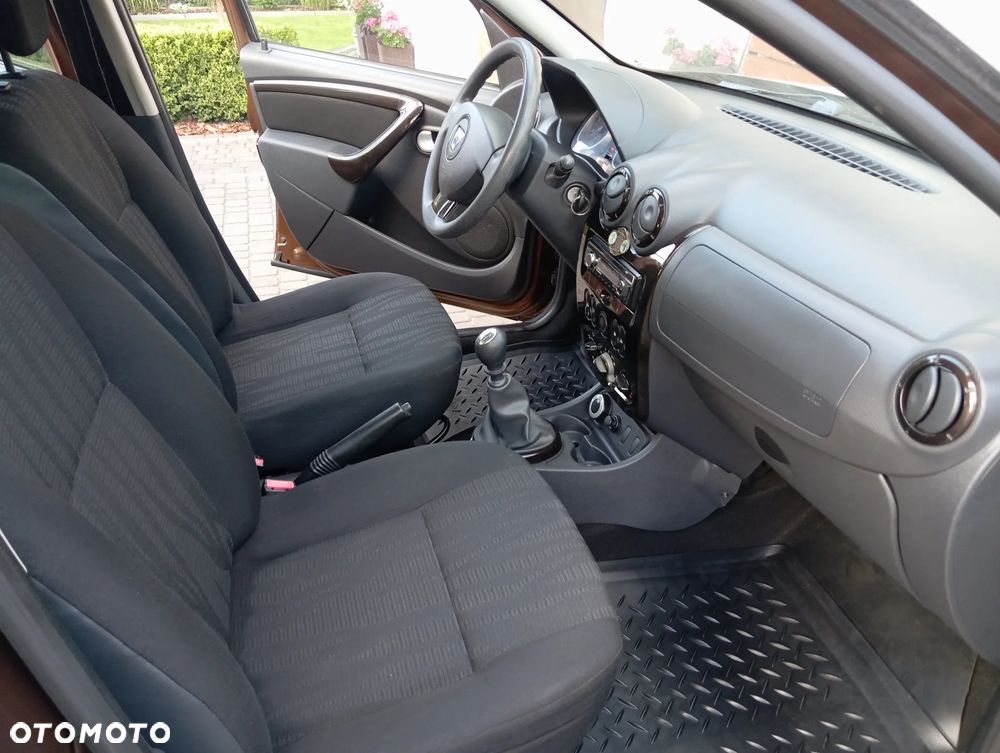 Dacia Duster 1.6 Laureate 4x4 - 30