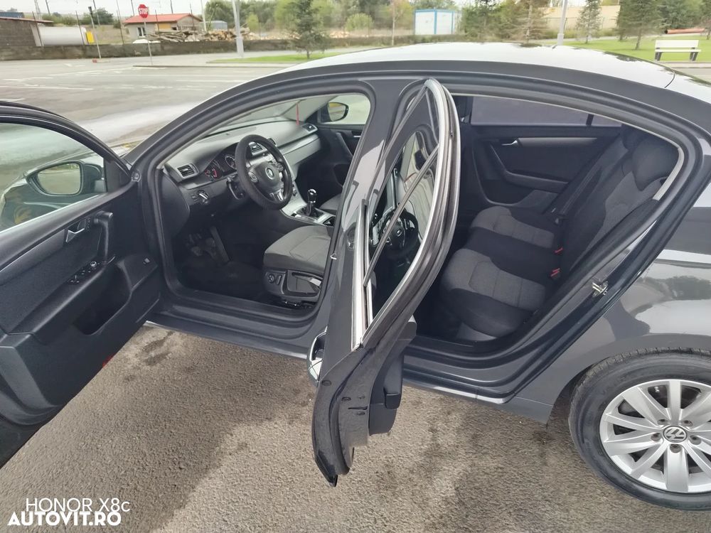 Volkswagen Passat 2.0 TDI Highline - 11