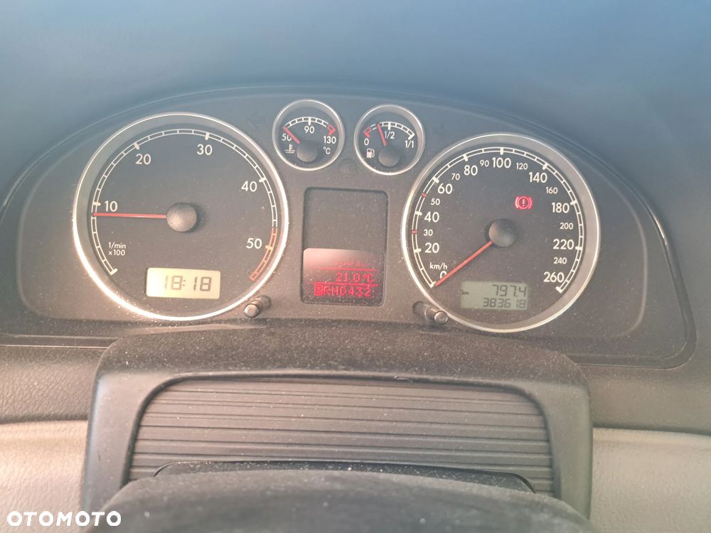 Volkswagen Passat 1.9 TDI Comfortline Tiptr - 11