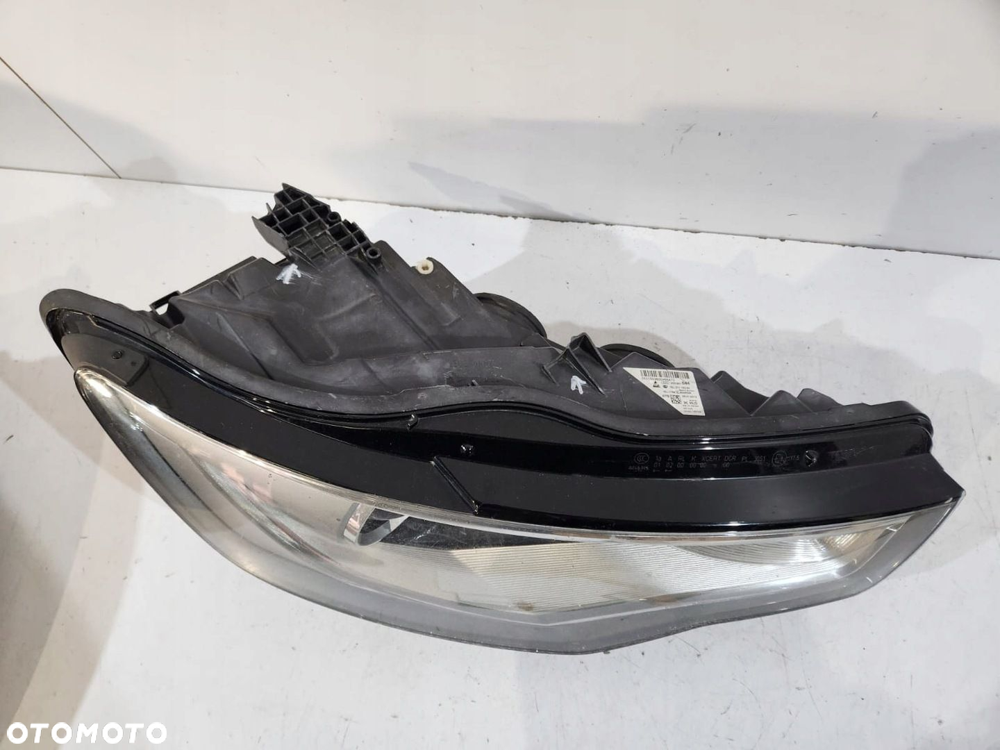 AUDI A6 C7 Lampa przednia Xenon Prawa - 17184 - 5