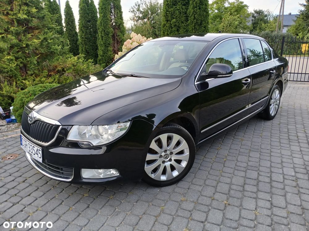 Skoda Superb 2.0 TDI Exclusive - 4