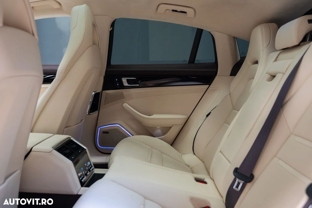 Porsche Panamera 4 - 29