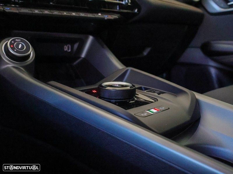 Alfa Romeo Tonale 1.5 Hybrid Veloce - 23