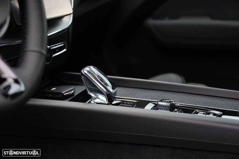 Volvo XC 60 2.0 T6 PHEV Black Edition AWD - 19