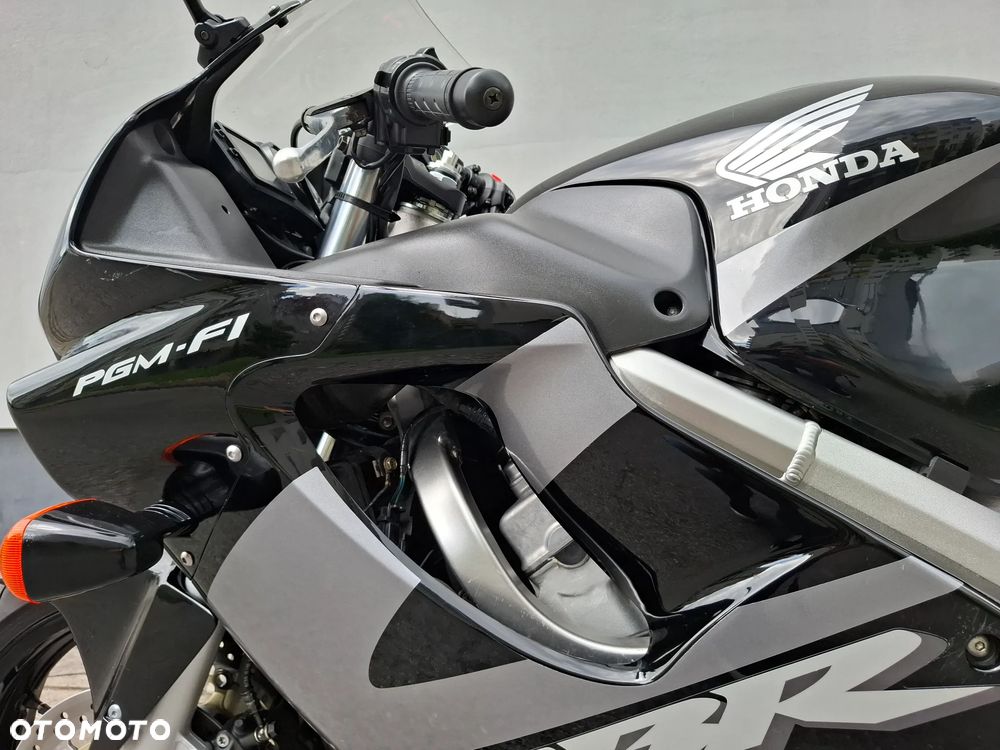 Honda CBR - 27