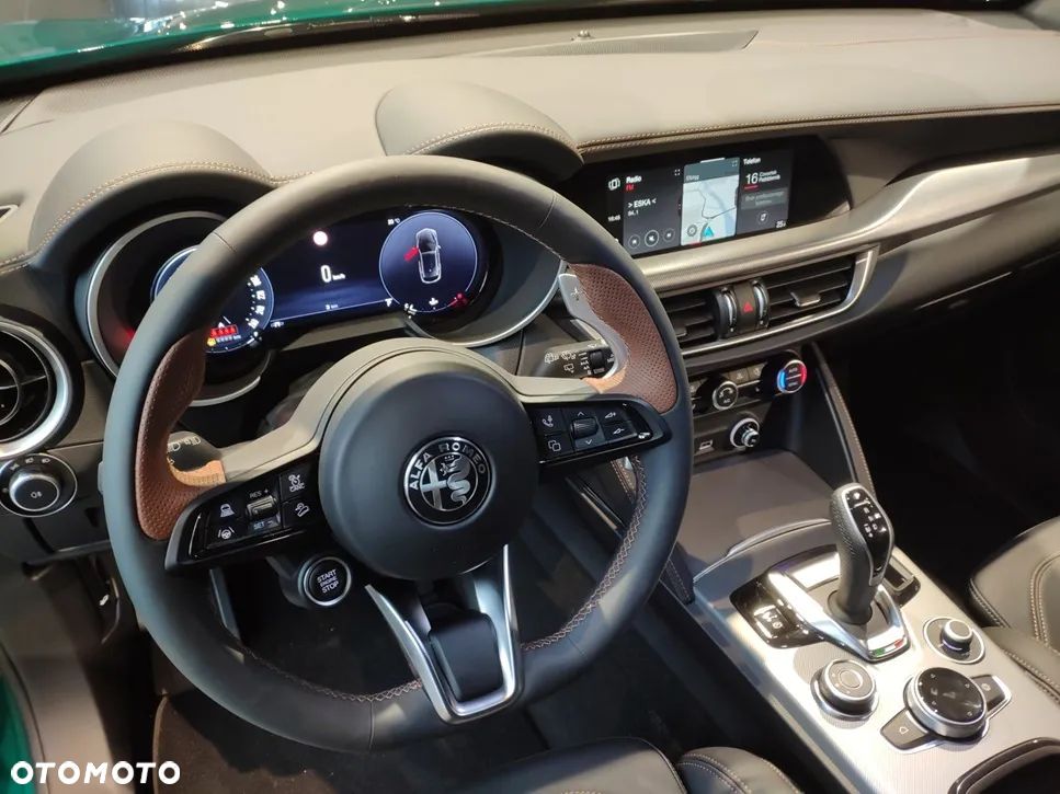 Alfa Romeo Stelvio 2.2 JTDM Intensa Q4 - 12