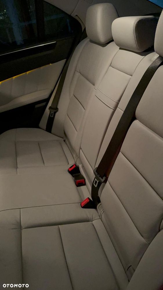 Mercedes-Benz Klasa E 350 CDI DPF BlueEFFICIENCY 7G-TRONIC Avantgarde - 7