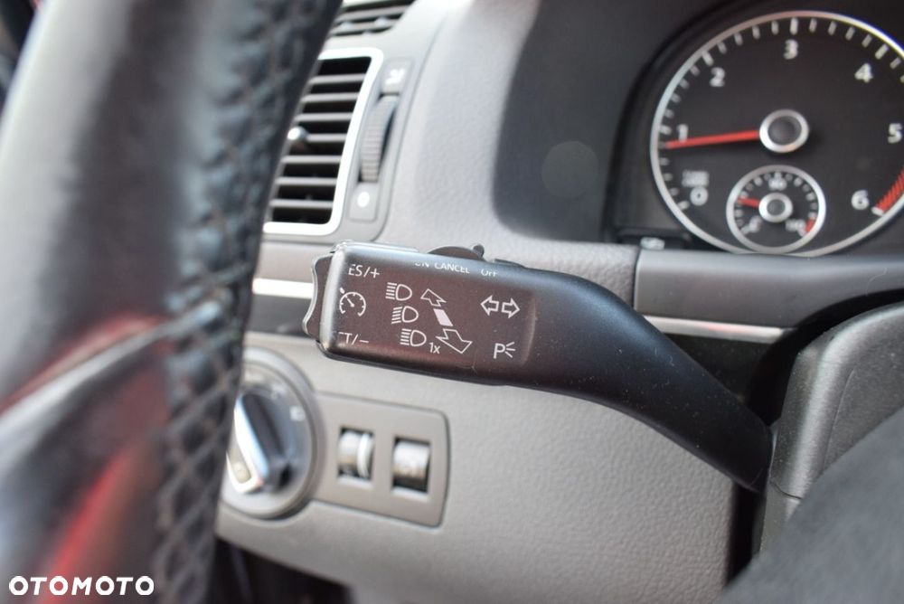 Volkswagen Touran - 29