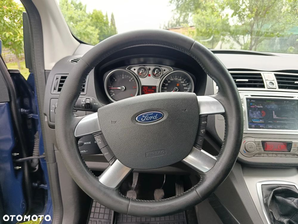 Ford Kuga 2.0 TDCi 4x4 Titanium - 13