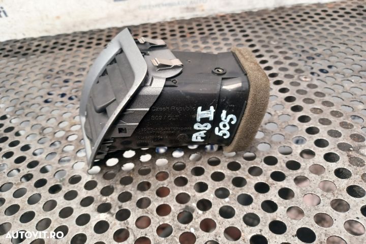 GRILA AERISIRE DREAPTA Skoda Fabia 5J (facelift)  [din 2010 pana  2014] seria Hatchback 5-usi 1.2 T - 2