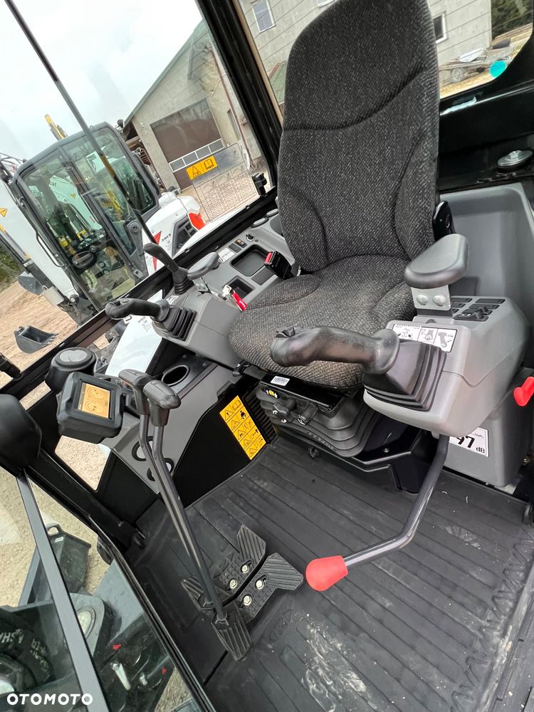 Bobcat Minikoparka BOBCAT E34 22r dodatk linie hydr e35 e 34 e35z cat 304 303,5 serwisowana 1 wł koparka gąsienicowa yanmar sanny Takeuchi Kubota 3,5tony - 18