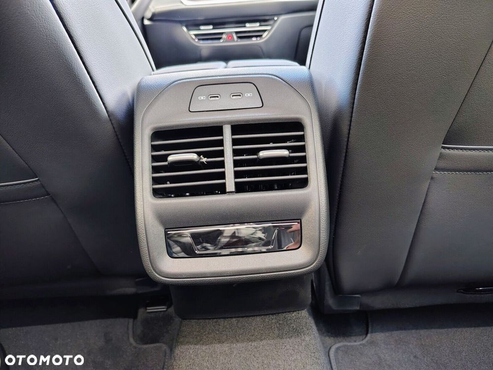 Volkswagen Passat Variant - 21